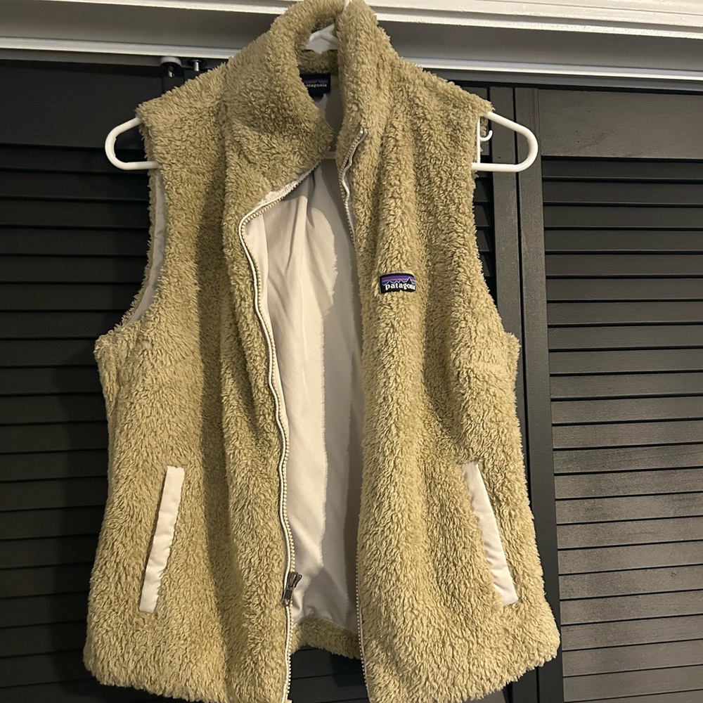Fluffy, tan, Patagonia, vest, size medium